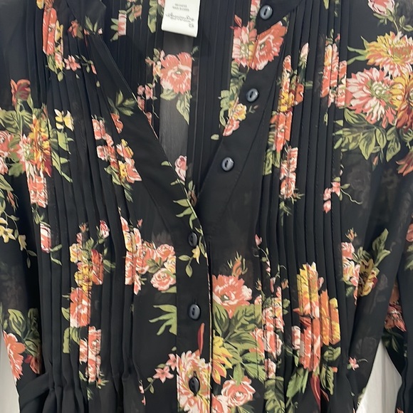 American Rag floral blouse size small - Picture 4 of 8